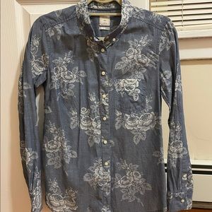 Gap button down shirt
